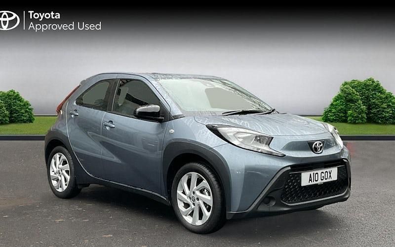 Used Toyota Aygo X PURE 72 HP (52 kW) 2025 Persian salt SUV