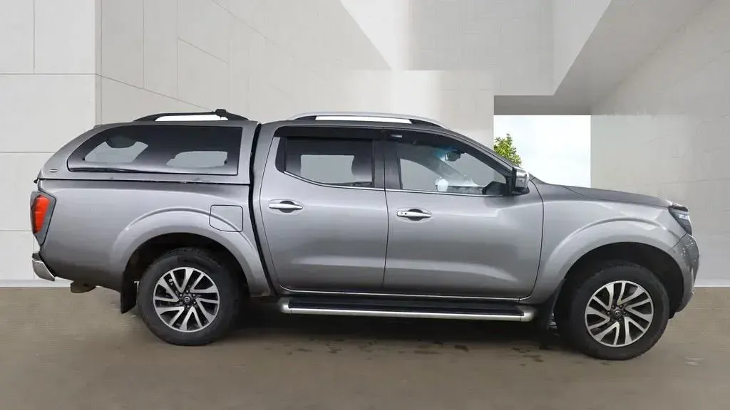 Used Nissan Navara Tekna 190 HP (139 kW) 2017 Grey Pickup