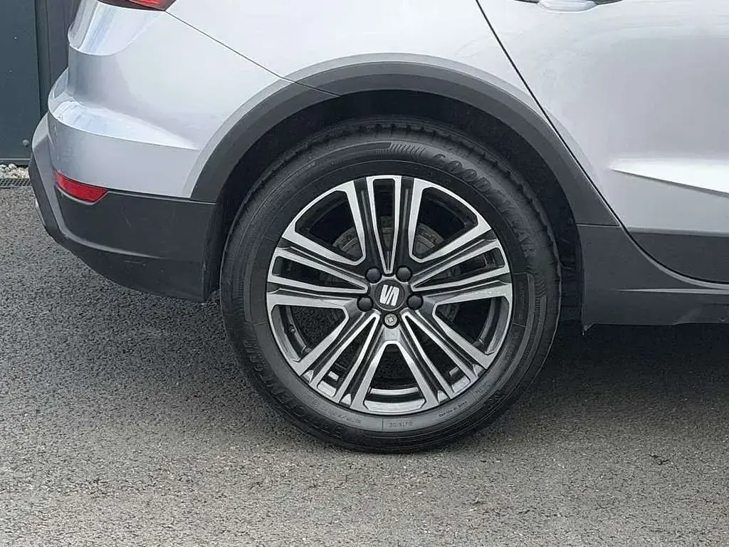 Used Seat Arona SE 94 HP (69 kW) 2022 Silver SUV