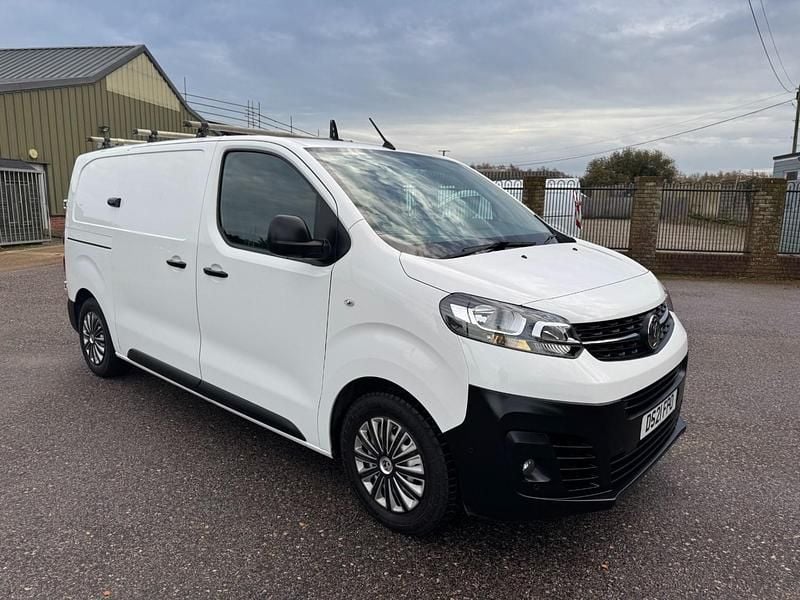 White Used 2020 Vauxhall Vivaro Edition Van | £7,995 (Fair price) - Image 1/4