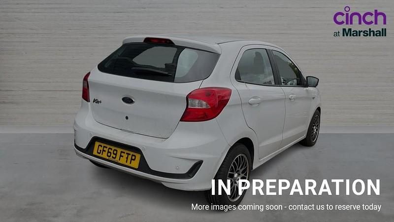 Used Ford Ka Plus Zetec 85 HP (62 kW) 2019 White Hatchback