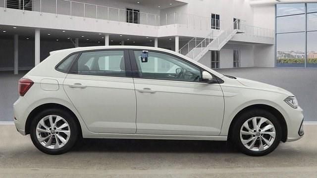 Used BMW 118 Sport Line 140 HP (102 kW) 2023 White Hatchback