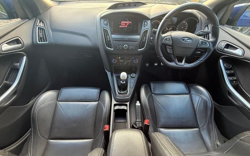 Used Ford Focus ST 185 HP (136 kW) 2016 Blue Hatchback