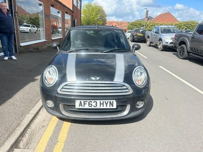Begagnad Mini ONE 98 HK (72 kW) 2013 Svart Halvkombi