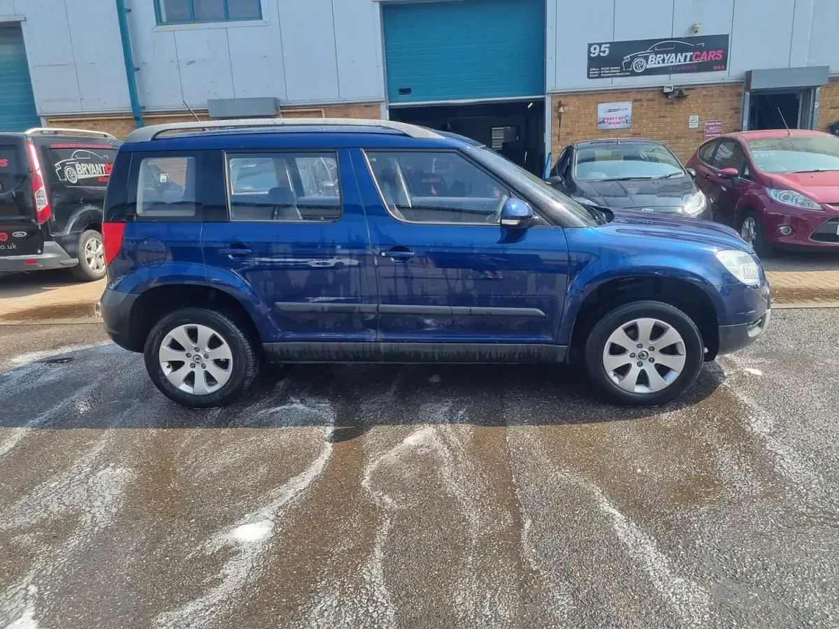 Used Skoda Yeti 105 HP (77 kW) 2011 Blue SUV