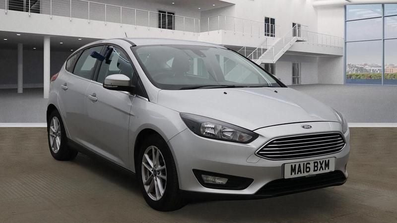 Used Ford Focus Zetec 2016 Silver Hatchback