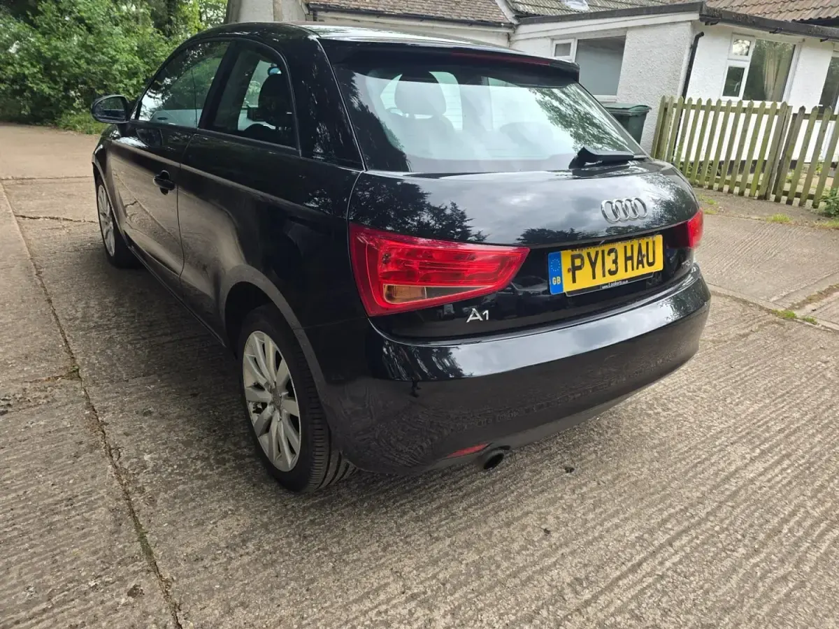 Używany Audi A1 Sport 86 KM (63 kW) 2013 Czarny Hatchback