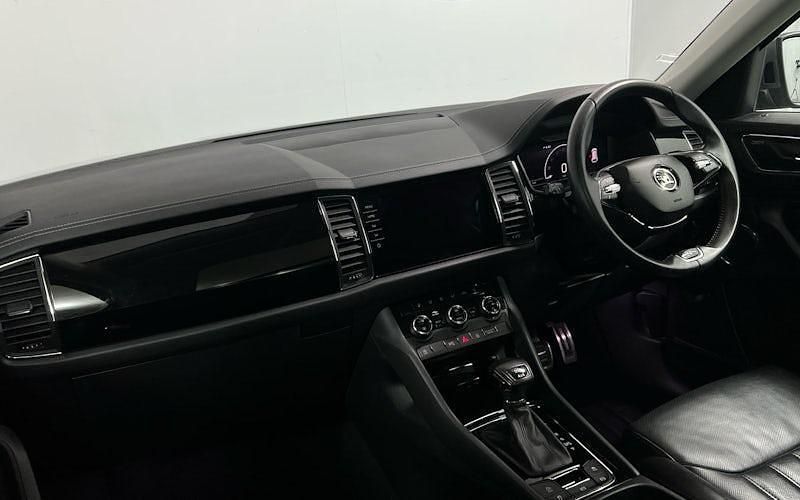 Used Skoda Kodiaq LAURIN & KLEMENT 150 HP (110 kW) 2021 Grey SUV