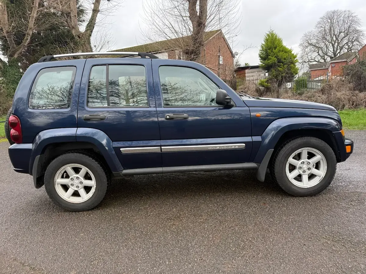 Used Jeep Cherokee Limited 161 HP (118 kW) 2006 Blue SUV