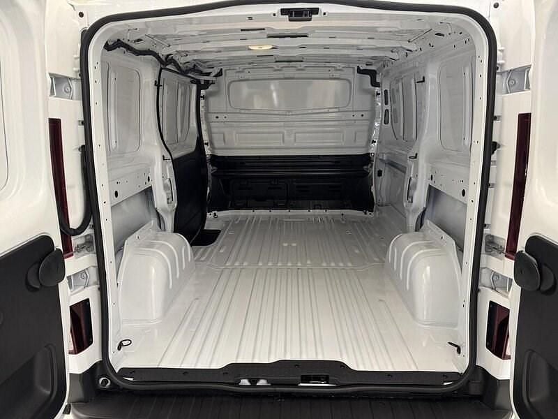 New Renault Trafic 2025 White