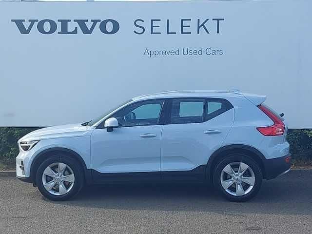 Used Volvo XC40 Core 161 HP (118 kW) 2025 SUV