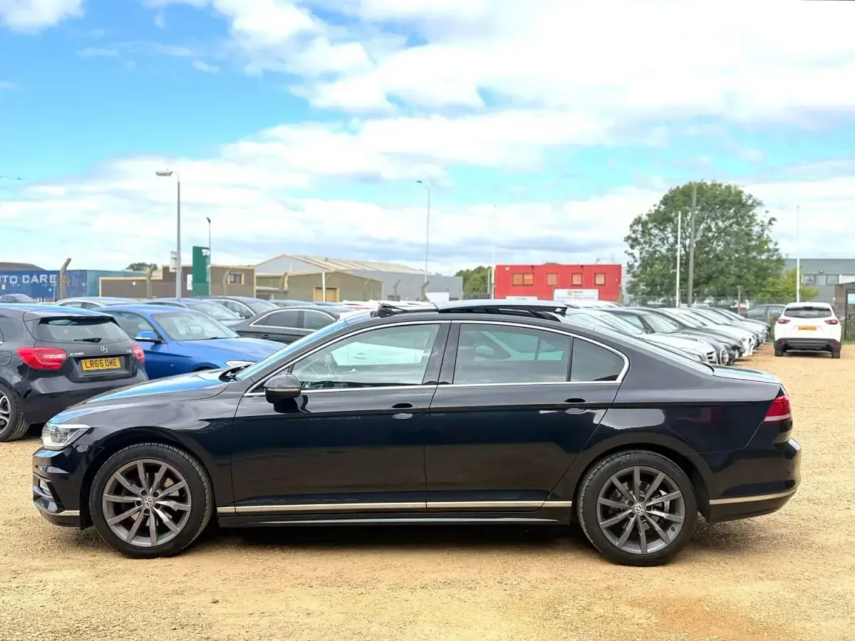Used VW Passat R-line 150 HP (110 kW) 2018 Black Sedan