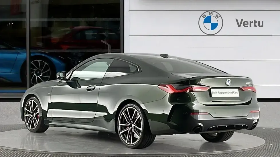 Usado BMW 420 M Sport 192 HP (141 kW) 2023 Verde Coupé