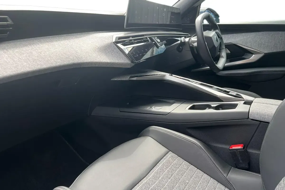 Used Peugeot 3008 Allure 136 HP (100 kW) 2025 Blue SUV