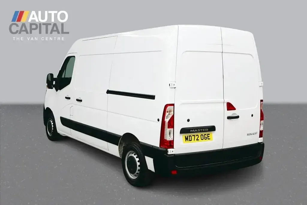 Used Renault Master Business 135 HP (99 kW) 2022 White MPV