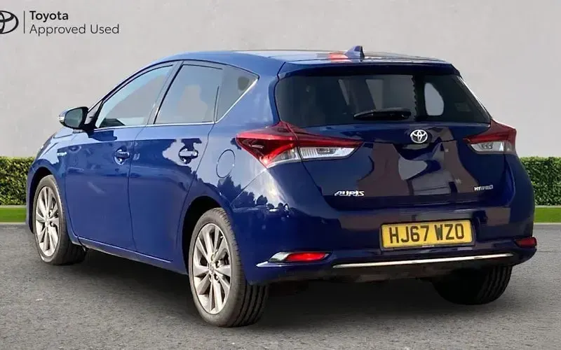 Used Toyota Auris Hybrid 136 HP (100 kW) 2017 Lunar shadow Hatchback