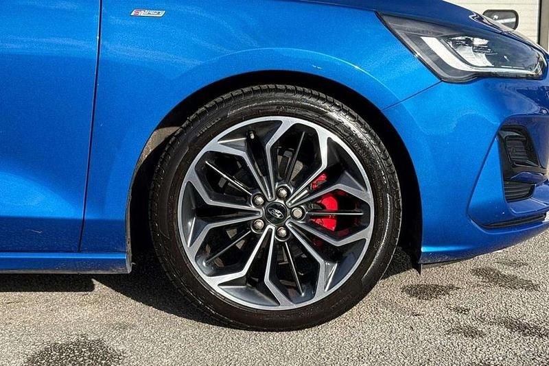 Used Ford Focus ST-Line X 123 HP (90 kW) 2024 Blue Hatchback