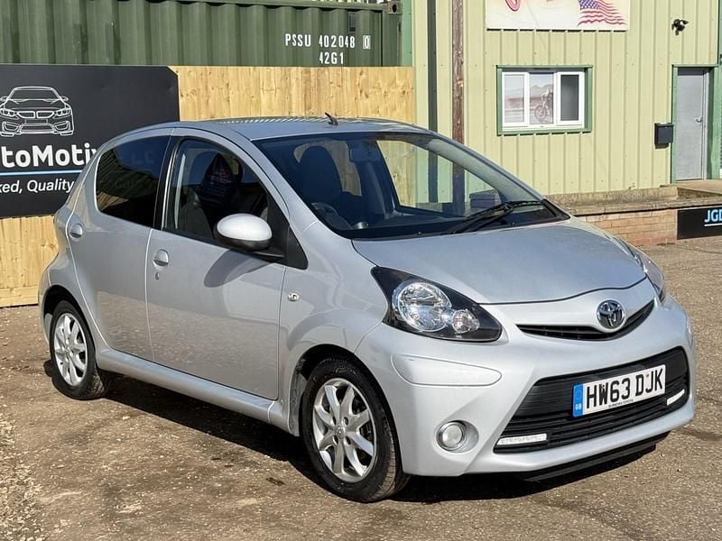 Used Toyota Aygo 68 HP (50 kW) 2013 Silver Hatchback