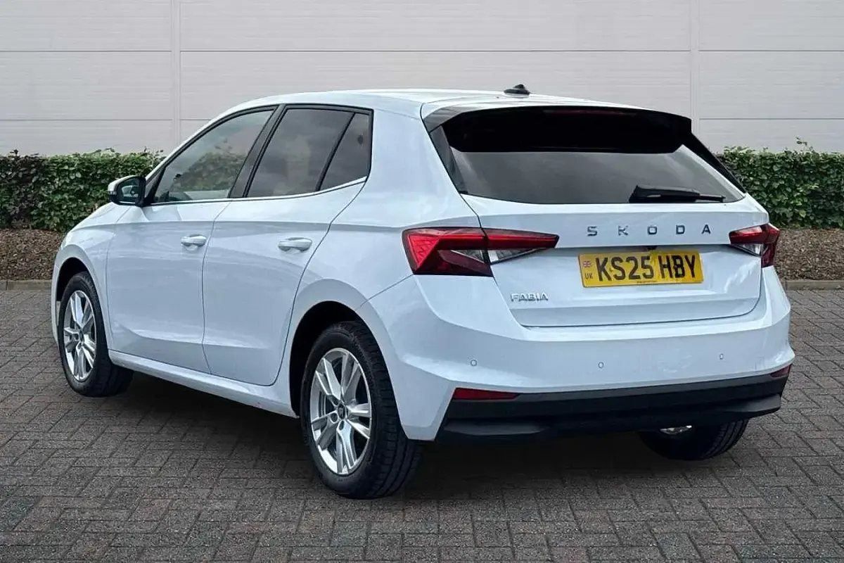 Used Skoda Fabia SE L 85 HP (62 kW) 2025 Moon white metallic Hatchback
