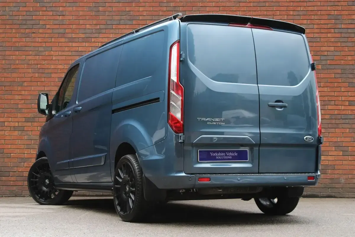 Used Ford Transit Custom Limited 130 HP (95 kW) 2020 Blue Van