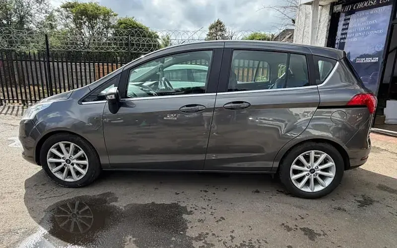 Used Ford B-MAX Titanium 105 HP (77 kW) 2016 Grey MPV