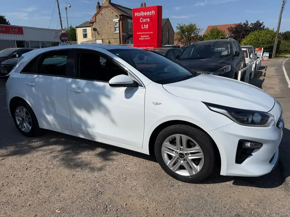 Used Kia Ceed 136 HP (100 kW) 2019 White Hatchback