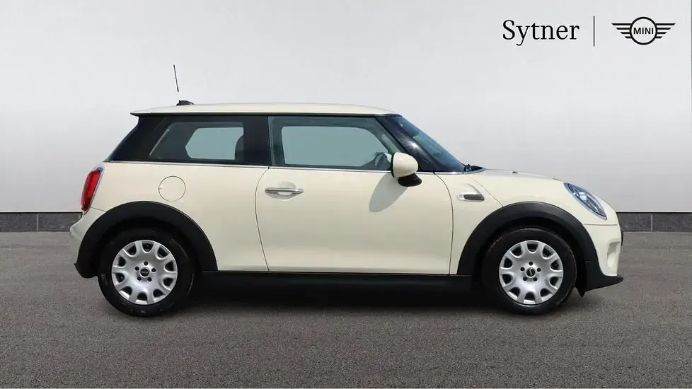 Used Mini ONE Classic 101 HP (74 kW) 2019 White Hatchback