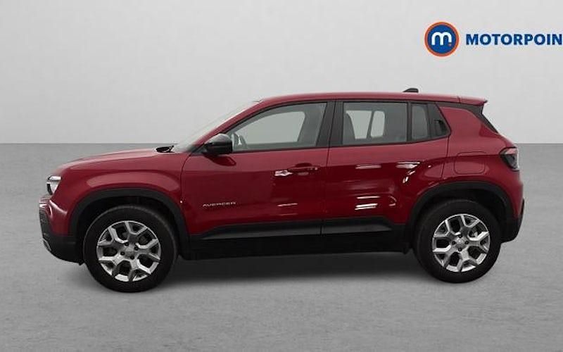 Begagnad Jeep Avenger Altitude 101 HK (74 kW) 2024 Röd SUV