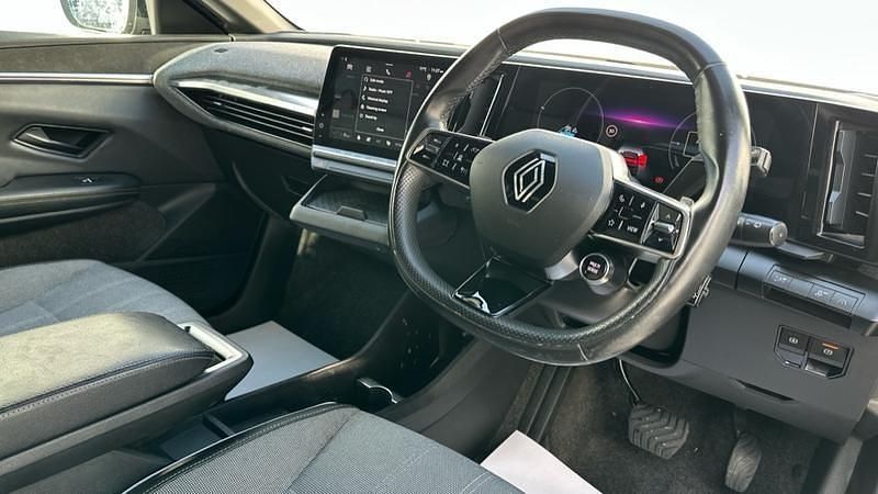 Begagnad Renault Megane E-Tech Iconic 161 kW (220 HK) 2024 Blå Halvkombi