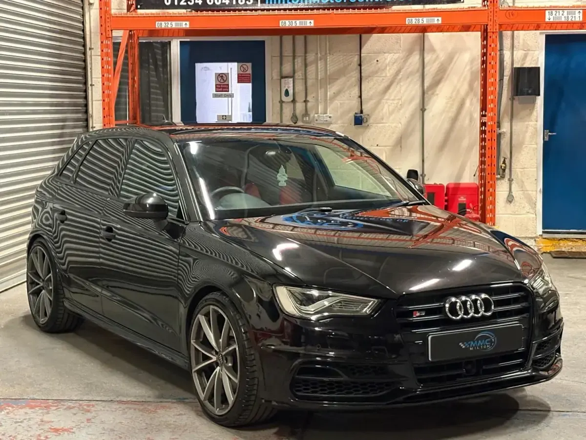 Begagnad Audi S3 Sportback Advanced 300 HK (220 kW) 2014 Svart Halvkombi