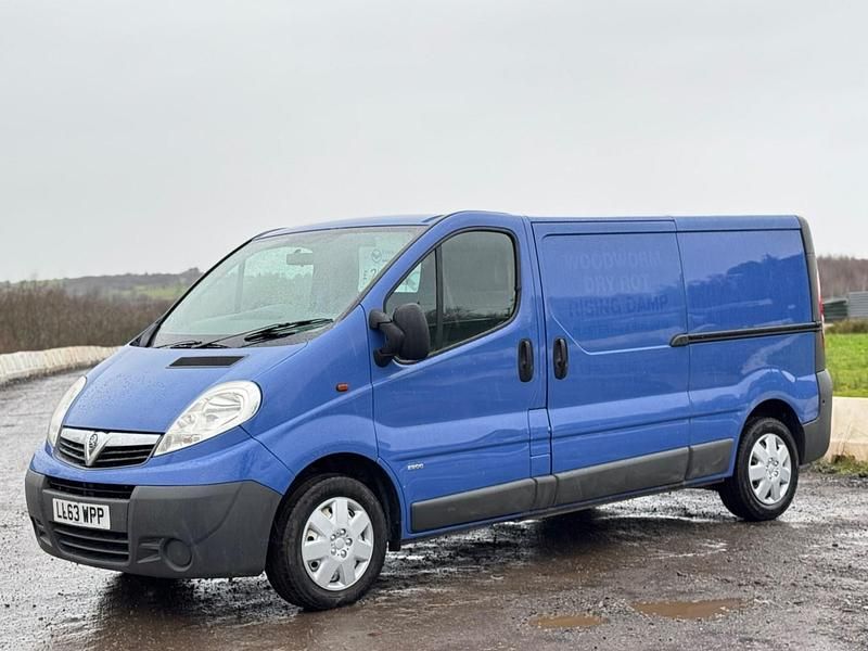 Used Vauxhall Vivaro 115 HP (84 kW) 2014 Blue MPV