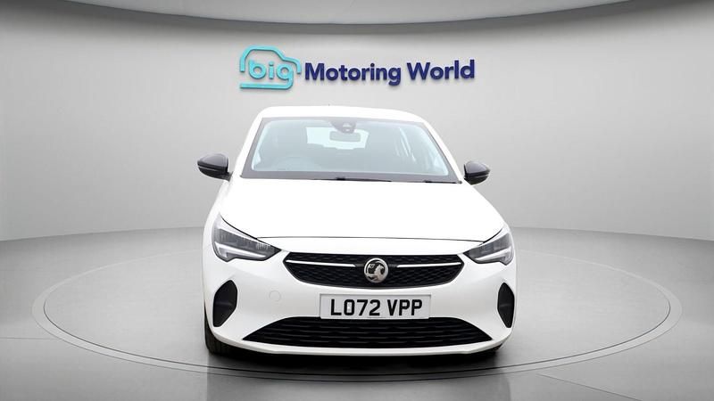 Used Vauxhall Corsa Design Edition 75 HP (55 kW) 2022 White Hatchback