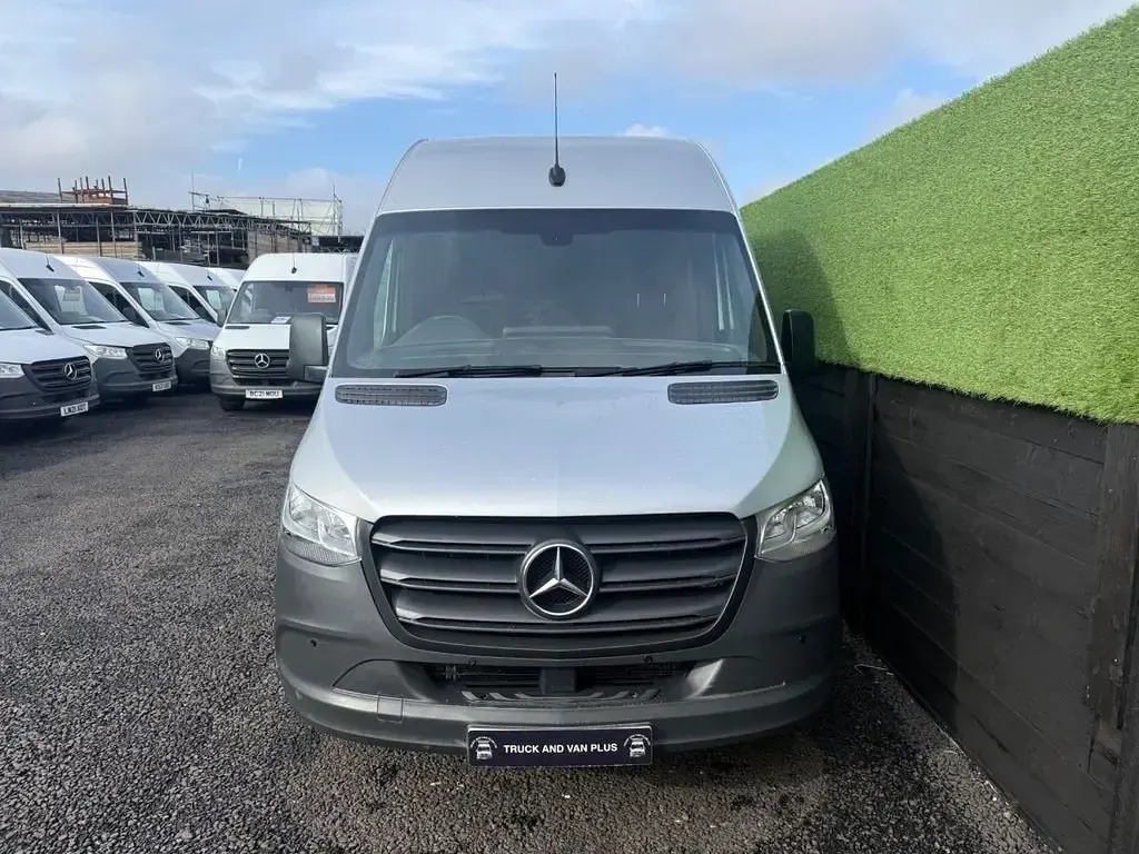 Begagnad Mercedes Sprinter Progressive 2022 Silver Van
