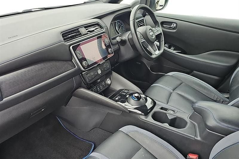 Used Nissan Leaf Tekna 110 kW (150 HP) 2020 White Hatchback