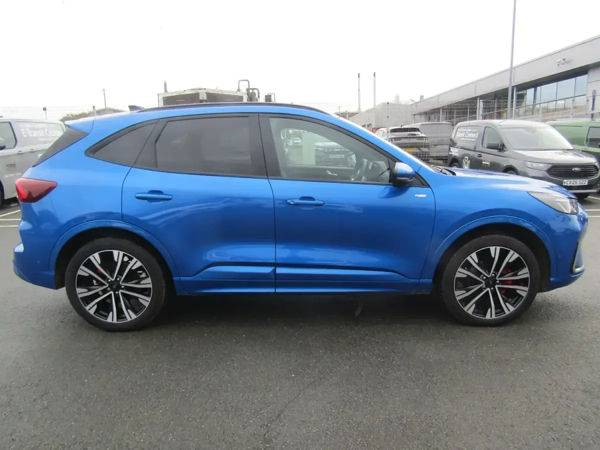 Second-hand Ford Kuga ST-Line X 2024 Albastru SUV