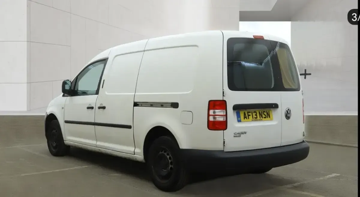 Used VW Caddy Maxi 102 HP (75 kW) 2013 White MPV