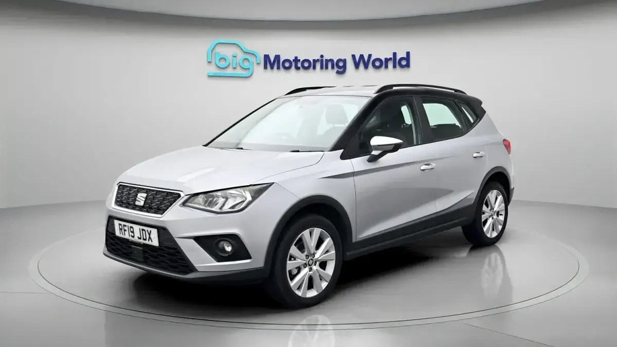 Used Seat Arona SE Technology 94 HP (69 kW) 2019 Silver SUV