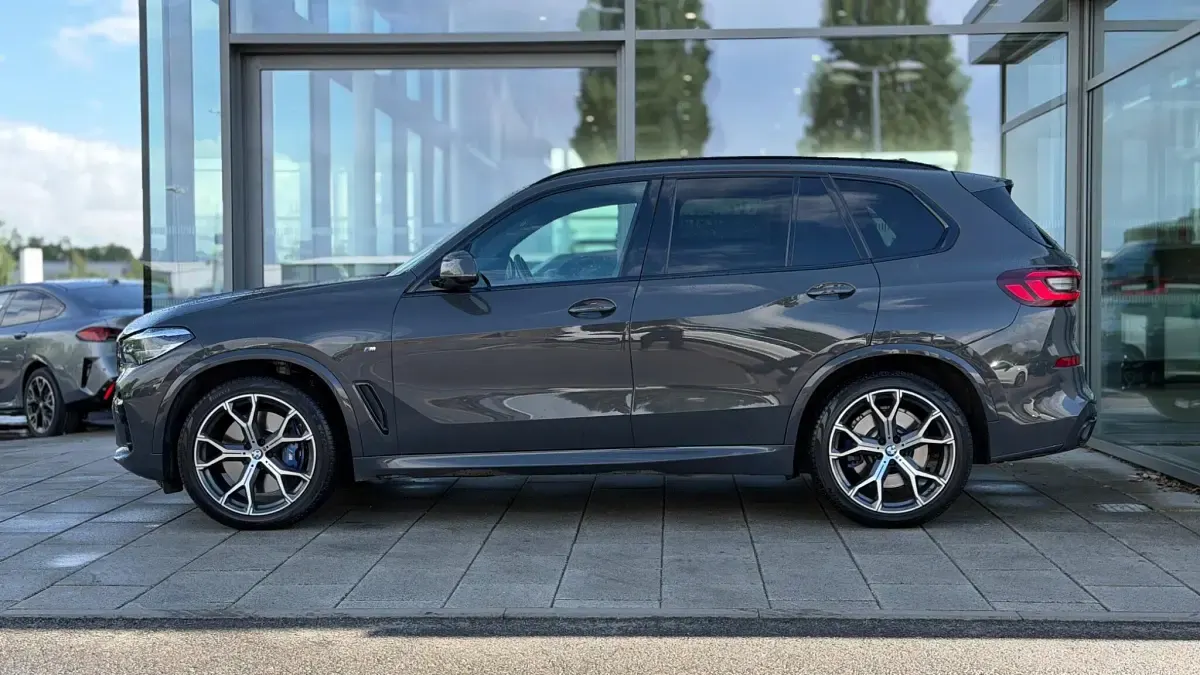 Used BMW X5 M Sport 335 HP (246 kW) 2022 Dravit grey SUV