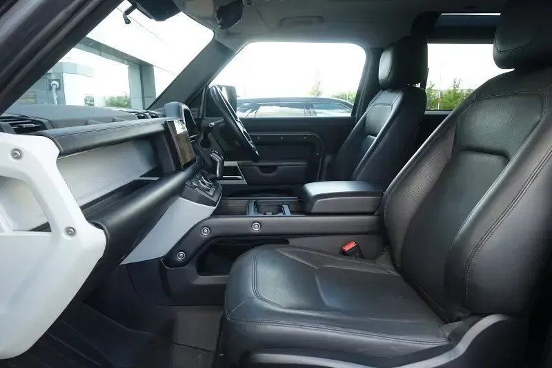 Used Land Rover Defender HSE 250 HP (183 kW) 2022 Grey SUV