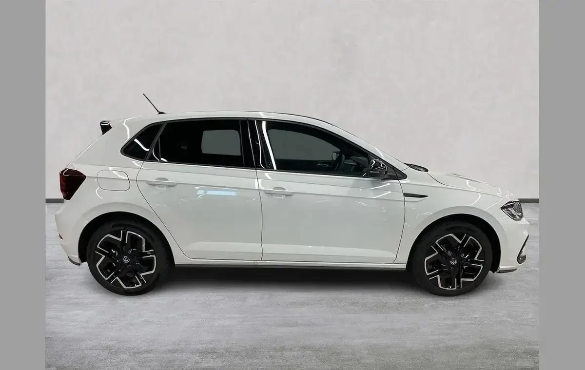 Used VW Polo R-line 95 HP (69 kW) 2026 Twotone Hatchback