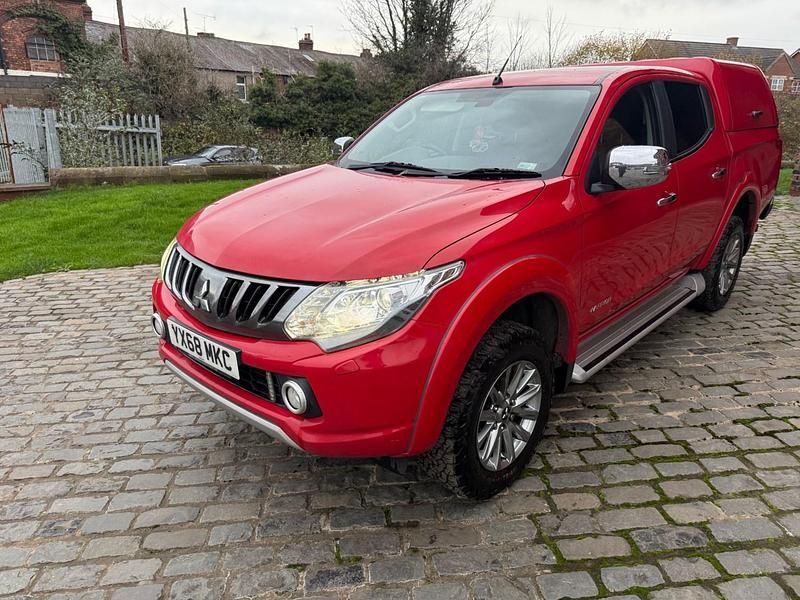 Used Mitsubishi L200 Warrior 178 HP (130 kW) 2018 Red Pickup