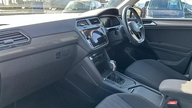 Used VW Tiguan Allspace Life 150 HP (110 kW) 2022 Pure white SUV