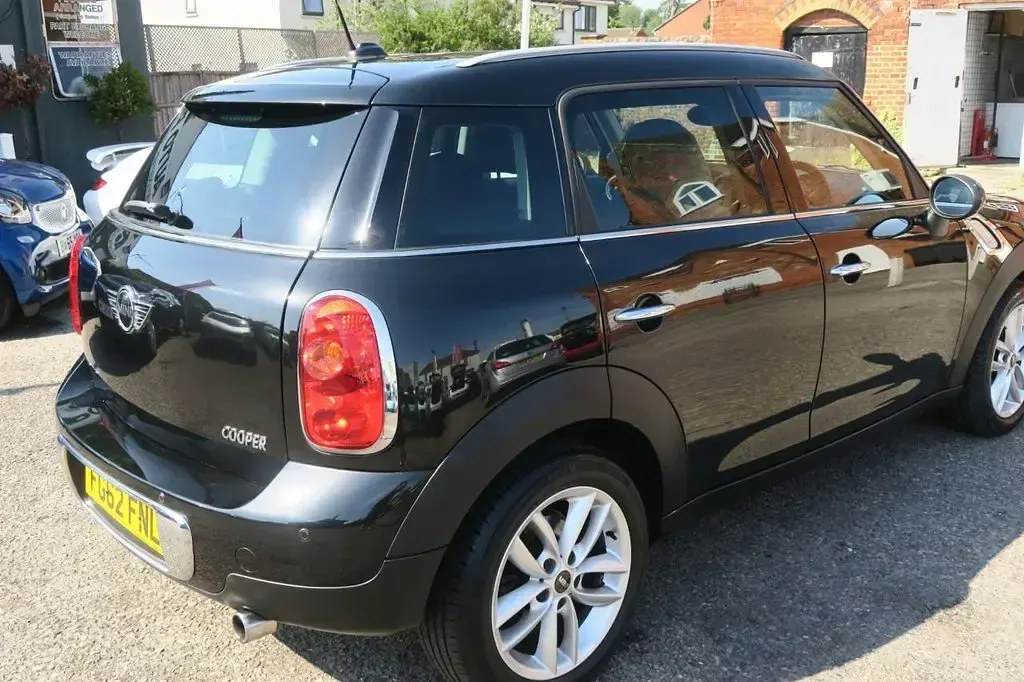 Used Mini Cooper Countryman 122 HP (89 kW) 2012 Black SUV