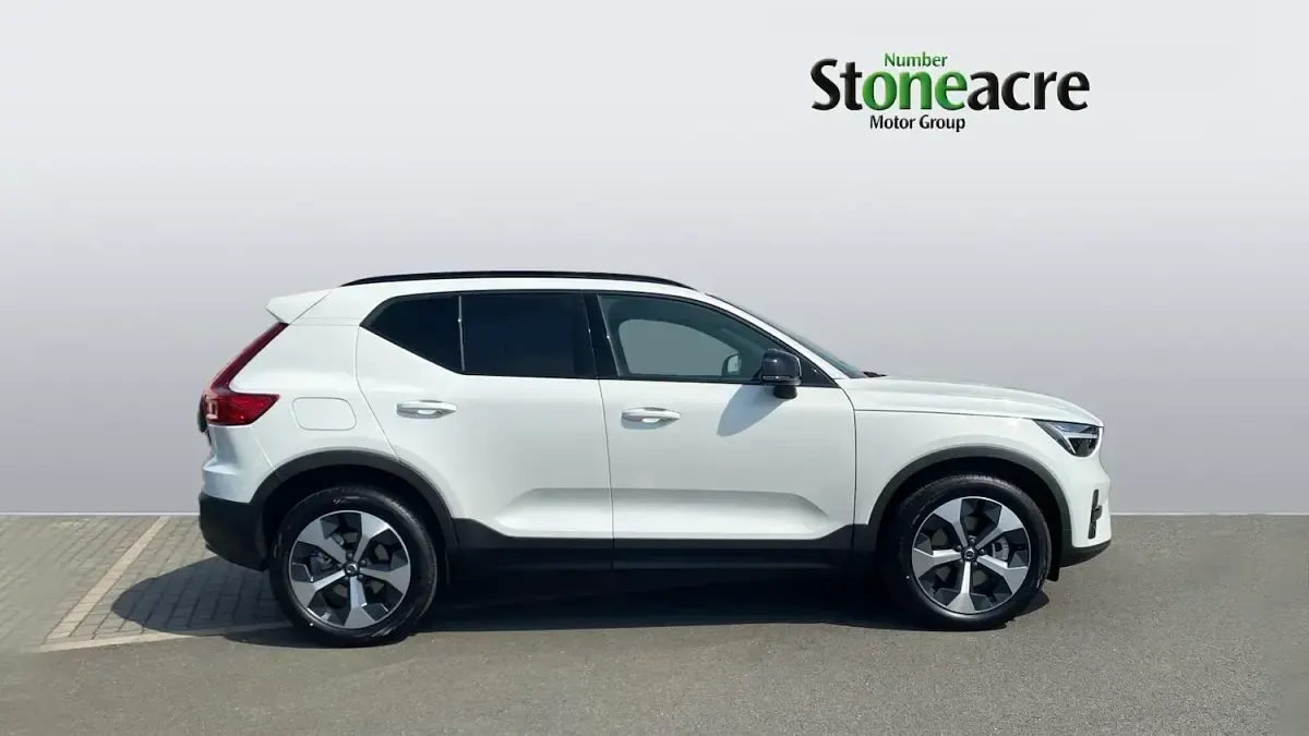 New Volvo XC40 Plus 163 HP (119 kW) 2026 White SUV