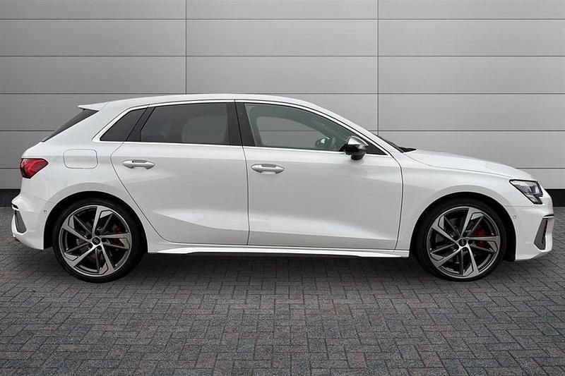 Usado Audi A3 Comfort 310 HP (228 kW) 2023 Branco Sedan