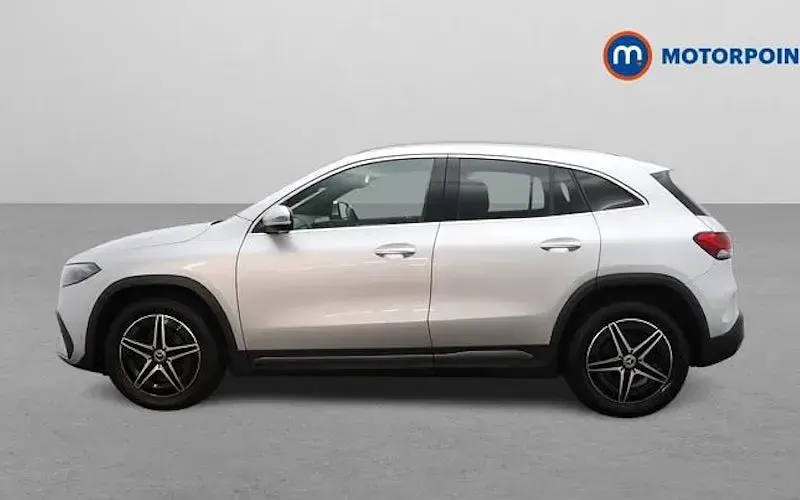 Używany Mercedes EQA250+ AMG line 139 kW (190 KM) 2023 Srebrny SUV