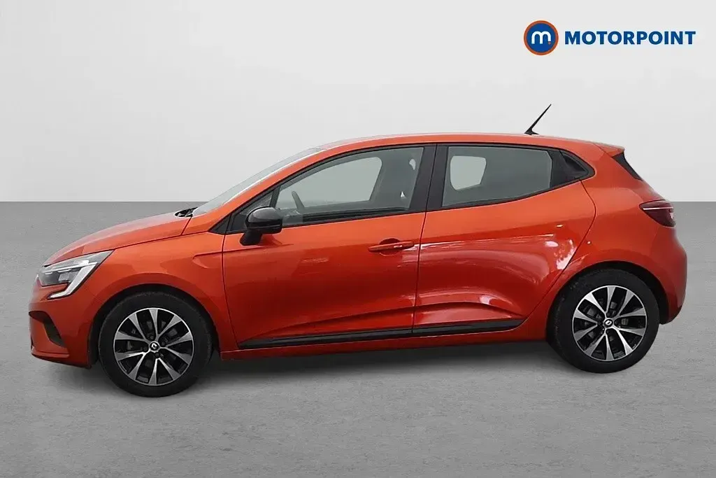 Used Renault Clio V Evolution 2023 Orange Hatchback