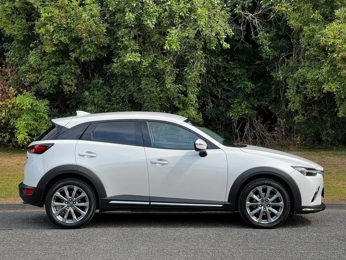 Used Mazda CX-3 Inclusive 121 HP (88 kW) 2019 White metallic SUV
