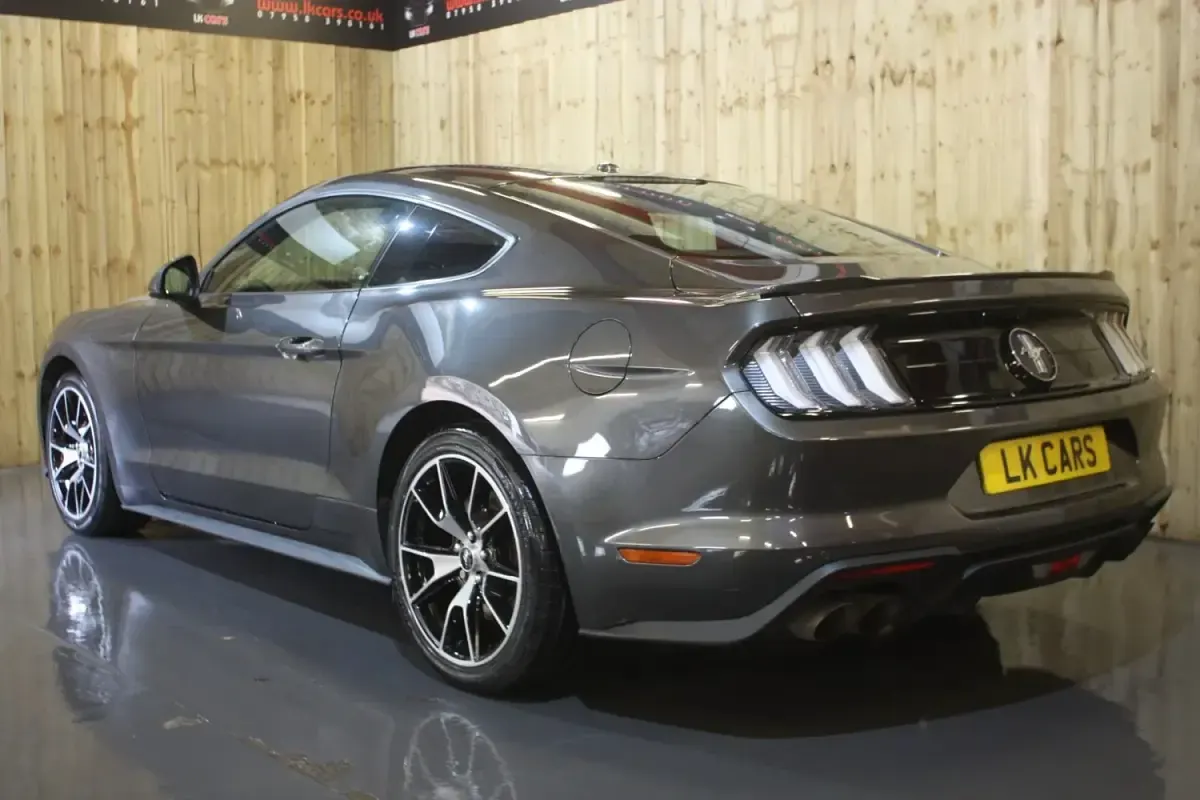 Usado Ford Mustang 2020 Gris Coupe
