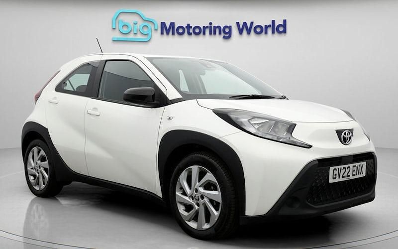 Used 2025 Toyota Aygo X PURE SUV | £11,100 (Super price) - Image 1/4